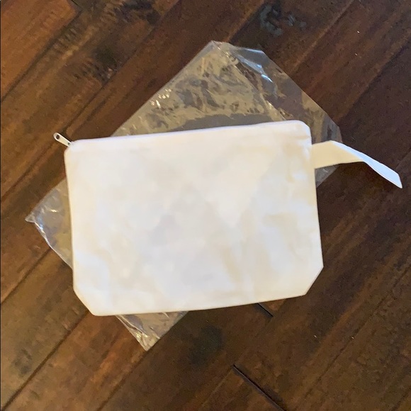 Lily Juliet b & w Bikini Bag....never used NWT! - Picture 4 of 4